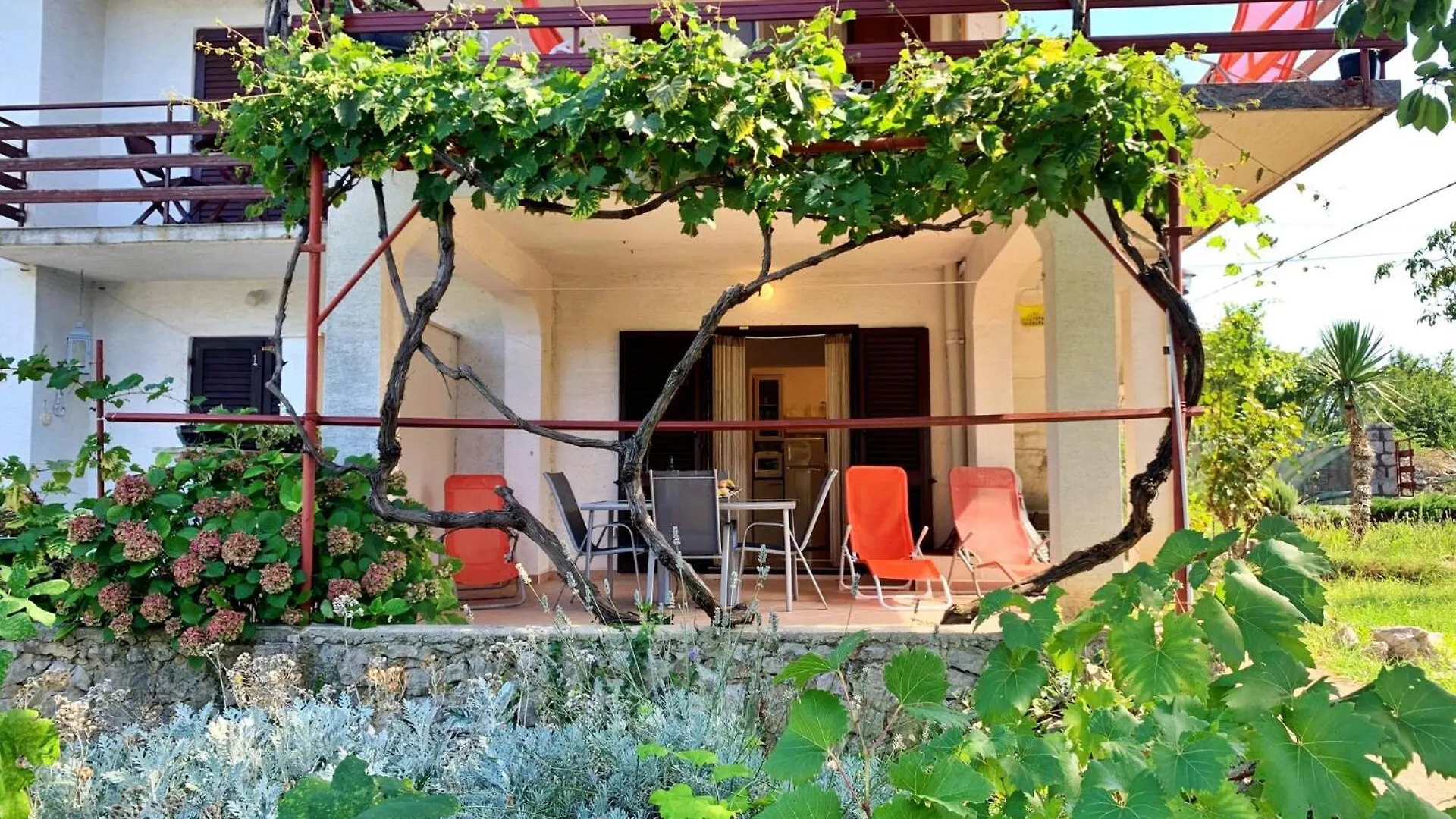 Apartments Viola Silo  3*, Silo (Krk) Croatia